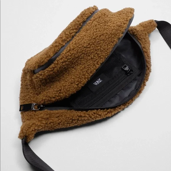 NWT. Zara Man Camel Brown Faux Shearling Belt Bag.